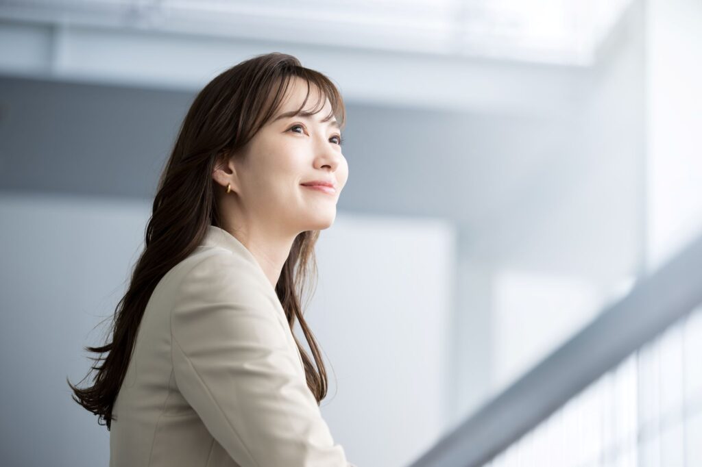 好きを仕事に。自税起業スクール She's 起業 Style Academyで新しい自分を見つけ、50代からの人生を楽しむことにワクワクしている女性